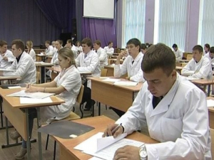 Статус "московский врач" получили уже более 400 медиков